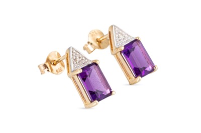 Lot 33 - A PAIR OF DIAMOND AND AMETHYST CLUSTER...