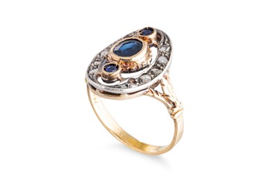 Lot 83 - A DIAMOND AND SAPPHIRE CLUSTER RING, the oval...
