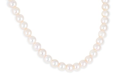 Lot 84 - A CULTURED PEARL NECKLACE, to a 9ct gold clasp,...