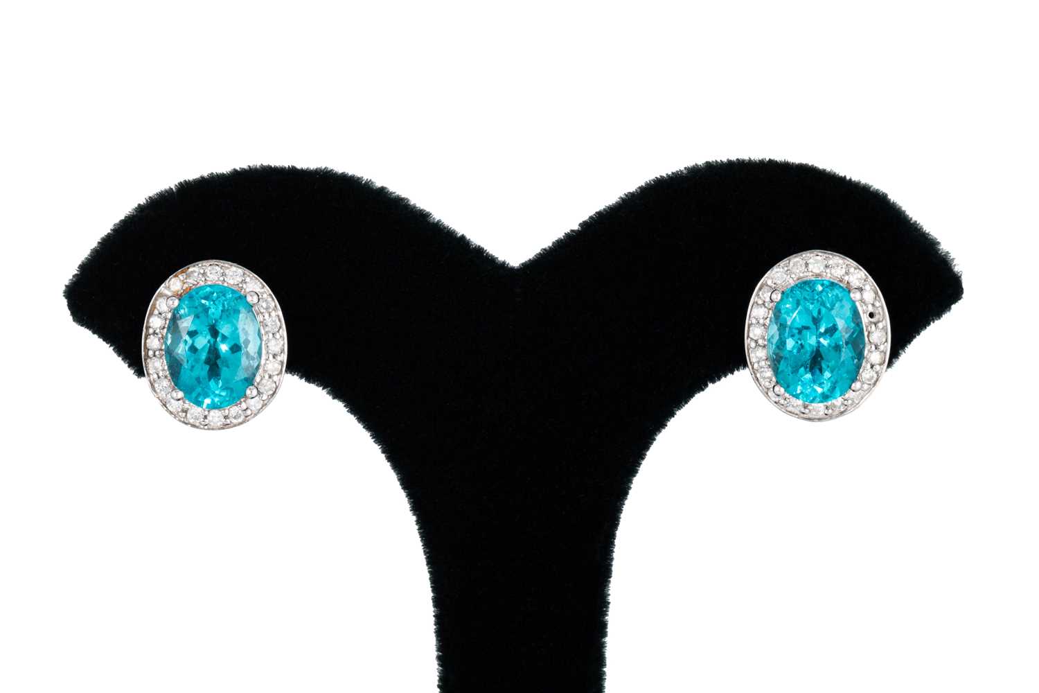Lot 107 - A PAIR OF DIAMOND AND APATITE EARRINGS, the...