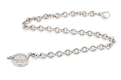Lot 109 - A SILVER NECKLACE, return to Tiffany tag, 15.5"...
