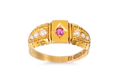 Lot 22 - AN ANTIQUE 15CT YELLOW GOLD RUBY AND SEED...