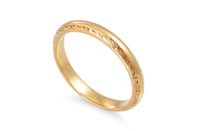 Lot 162 - THREE 18CT YELLOW GOLD RINGS, gw 10 g. (10.05 g.)