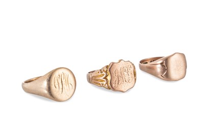 Lot 365 - THREE 9CT ROSE GOLD SIGNET RINGS, gw 16.2 g.