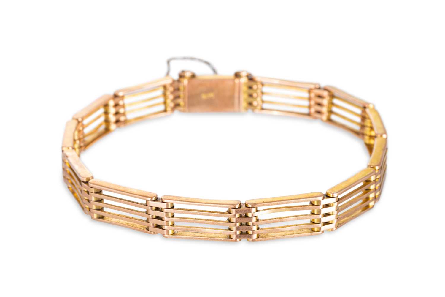 Lot 176 - A 9CT GOLD GATE BRACELET, gw 15.2 g.