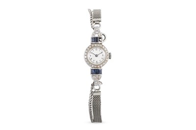 Lot 395 - AN ART DECO PLATINUM DIAMOND AND SYNTHETIC...
