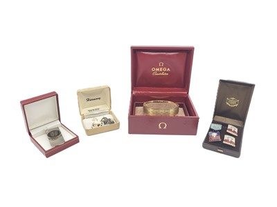 Lot 396 - A LARGE COLLECTION OF COSTUME JEWELLERY, to...