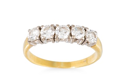 Lot 51 - A FIVE STONE DIAMOND RING, the brilliant cut...