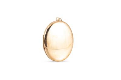 Lot 62 - A9CT YELLOW GOLD HINGED PHOTO LOCKET, ca 1.5"...