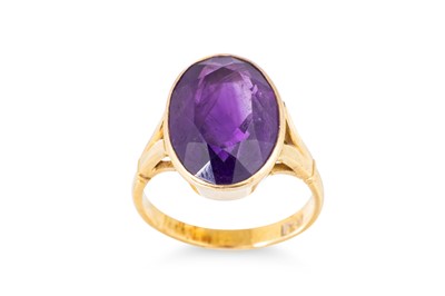 Lot 232 - A VINTAGE IRISH AMETHYST RING, in an 18ct gold...