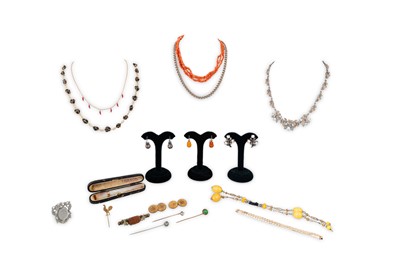 Lot 36 - A COLLECTION OF ANTIQUE AND LATER JEWELLERY,...