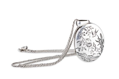 Lot 37 - A VICTORIAN C. 1880S SILVER LOCKET,...