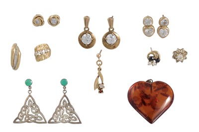 Lot 465 - A COLLECTION OF COSTUME JEWELLERY, comprising...