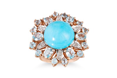 Lot 43 - AN AQUAMARINE AND DIAMOND CLUSTER RING,...