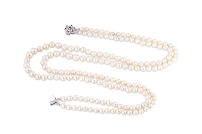 Lot 120 - A TWO STRANDED CULTURED PEARL NECKLACE, with...