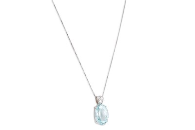 Lot 125 - AN AQUAMARINE AND DIAMOND PENDANT, on a chain,...