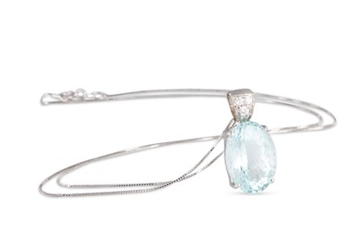 Lot 125 - AN AQUAMARINE AND DIAMOND PENDANT, on a chain,...