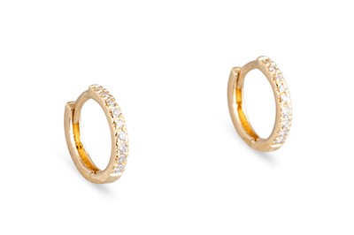 Lot 152 - A PAIR OF DIAMOND HOOP EARRINGS, huggie style,...