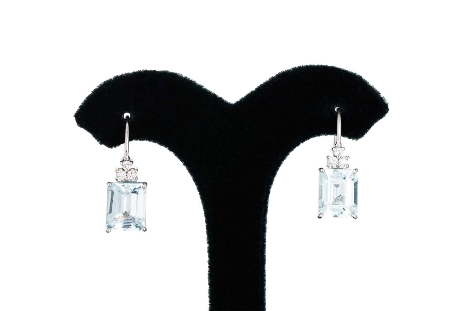 Lot 156 - A PAIR OF DIAMOND AND AQUAMARINE EARRINGS, the...