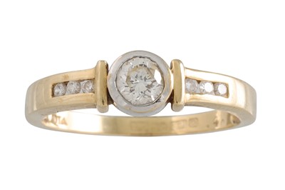 Lot 284 - A DIAMOND SOLITAIRE RING, the brilliant cut...