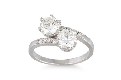 Lot 314 - A VINTAGE DIAMOND 'TOI ET MOI' RING, the...