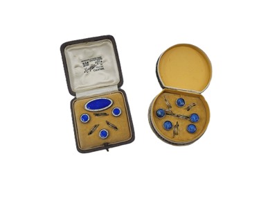 Lot 449 - AN ANTIQUE BLUE ENAMEL AND SILVER BROOCH, a...