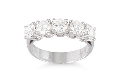 Lot 167 - A FIVE STONE DIAMOND RING, the brilliant cut...