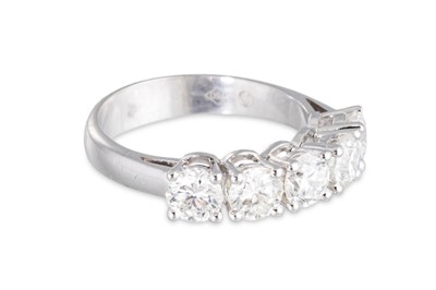 Lot 167 - A FIVE STONE DIAMOND RING, the brilliant cut...