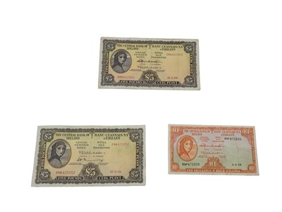 Lot 428 - 23 X 1964-1975 LAVERY IRISH BANKNOTES, £20 x 2,...