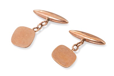 Lot 440 - A PAIR OF FLAT SQUARE 9CT GOLD CUFFLINKS,...