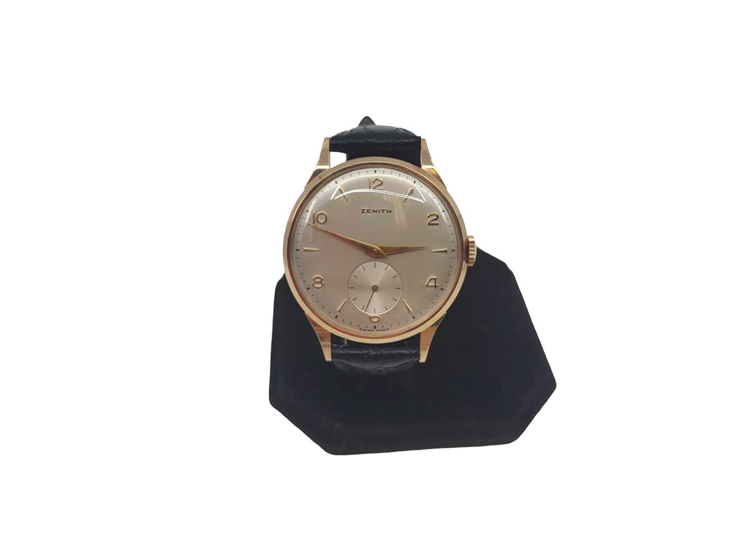 Lot 352 - A GENT'S ZENITH WRIST WATCH, 18ct gold case,...