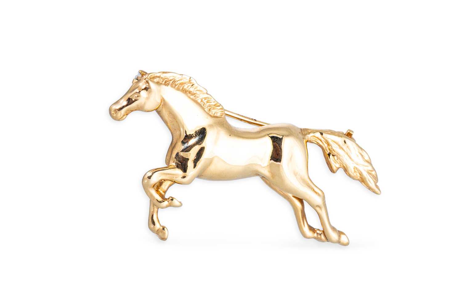 Lot 144 - A 9CT YELLOW GOLD BROOCH, in the form of a...