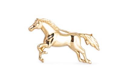 Lot 144 - A 9CT YELLOW GOLD BROOCH, in the form of a...