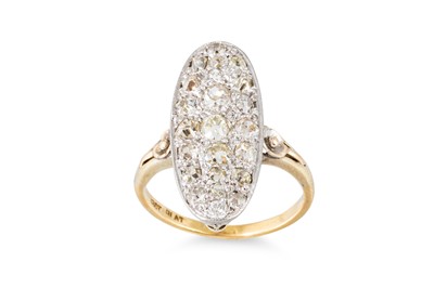 Lot 288 - AN ANTIQUE BOAT SHAPED DIAMOND RING, the old...