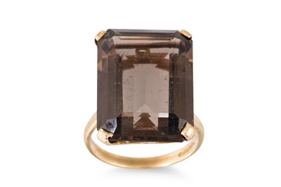 Lot 291 - A VINTAGE SMOKY QUARTZ DRESS RING, mounted in...