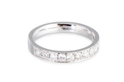 Lot 183 - A DIAMOND HALF ETERNITY RING, the brilliant...