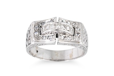 Lot 266 - A VINTAGE DIAMOND CLUSTER RING, shaped domed...