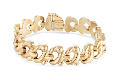 Lot 226 - A 14CT YELLOW GOLD FANCY LINK BRACELET, 20 g.