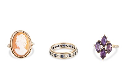 Lot 277 - THREE 9CT GOLD DRESS RINGS, gw 10 g.