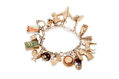 Lot 280 - A VINTAGE 9CT GOLD FLAT TROMBONE LINK CHARM...
