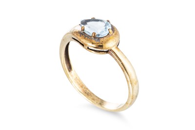 Lot 4 - A GOLD STONE SET CROSS OVER RING, size O,...
