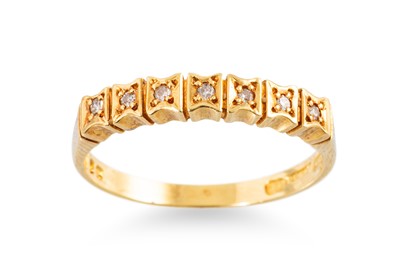Lot 48 - AN 18CT GOLD DIAMOND SET BAND RING. Estimated:...