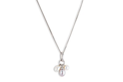 Lot 49 - A PEARL PENDANT, the three drop pearls mounted...