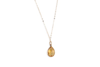 Lot 15 - A CITRINE PENDANT, the mixed pear cut citrine...