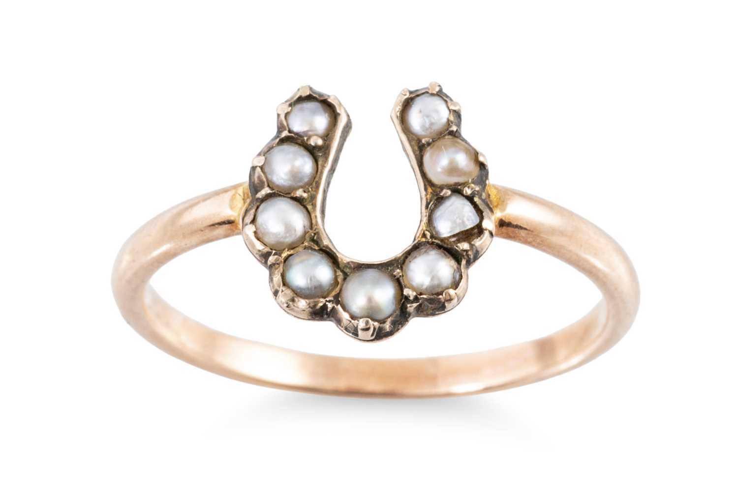 Lot 25 - A VICTORIAN SEED PEARL SET RING, in the form...