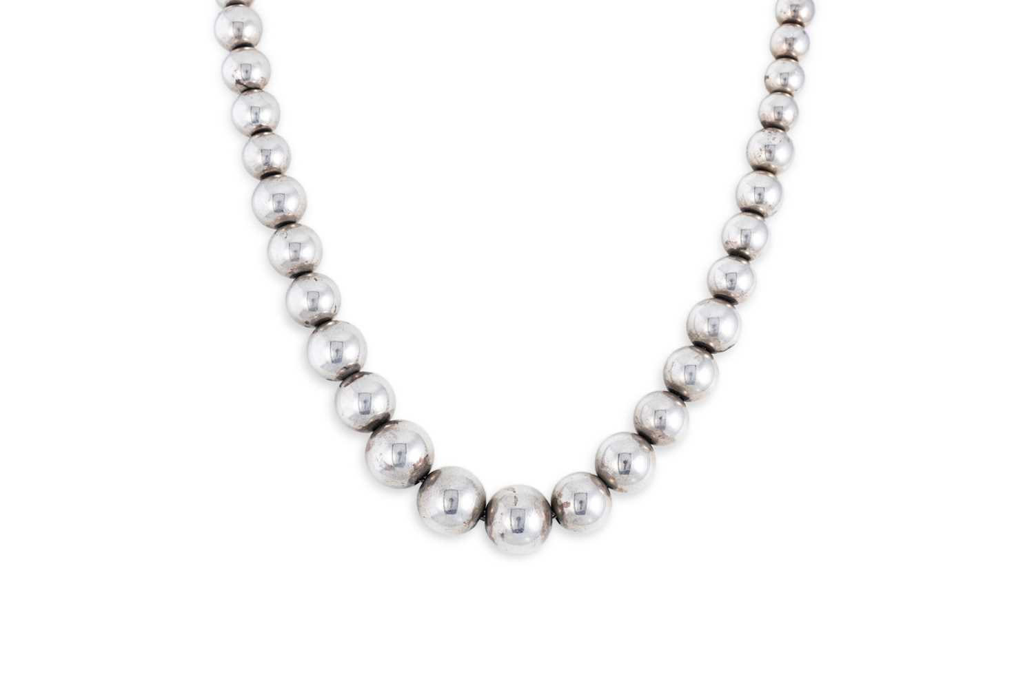 Lot 41 - A SILVER TIFFANY & CO NECKLACE, of ball link...