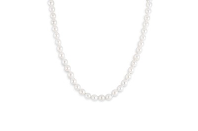 Lot 44 - A CULTURED PEARL NECKLACE, to a 9ct yellow...