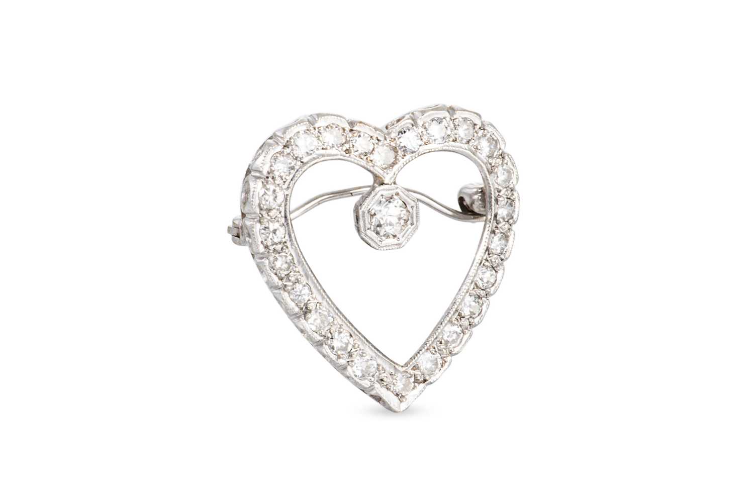 Lot 93 - A DIAMOND HEART SHAPED BROOCH, the brilliant...