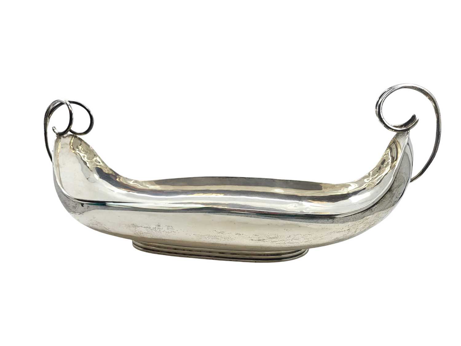 Lot 542 - A LARGE TWIN HANDLED MEXICAN STERLING SILVER (....
