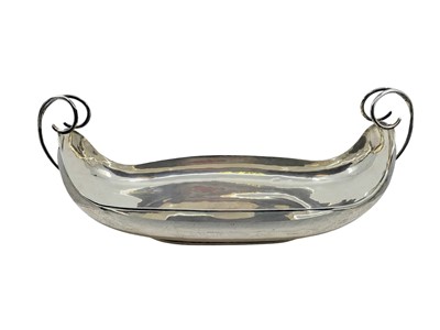 Lot 542 - A LARGE TWIN HANDLED MEXICAN STERLING SILVER (....